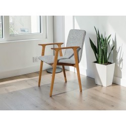 Scandinavian Style Oak Chair | FurniCape